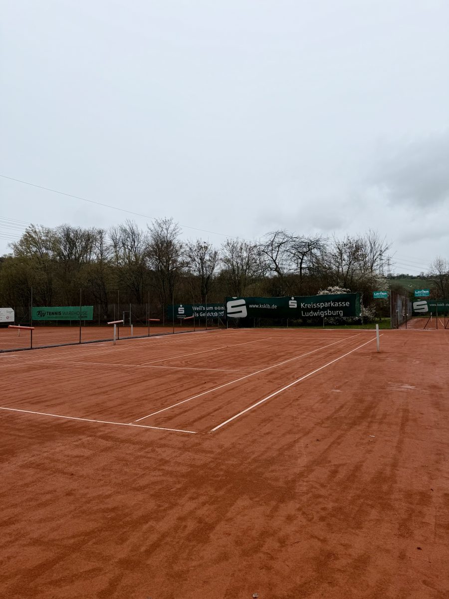 3. Arbeitseinsatz auf der Tennisanlage – Der Wettergott spielt noch nicht ganz mit